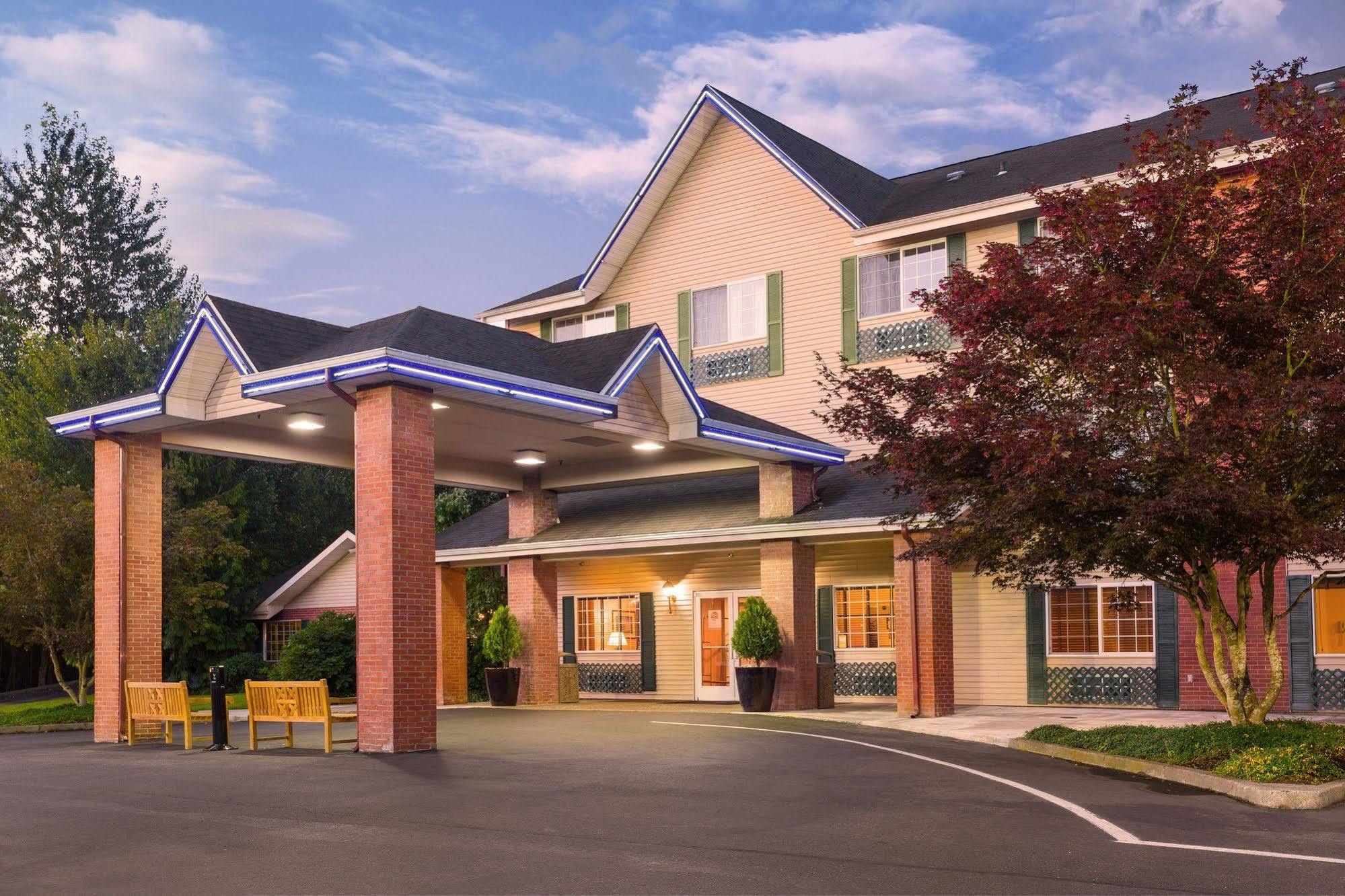 Comfort Inn & Suites Tualatin - Lake Oswego South מראה חיצוני תמונה