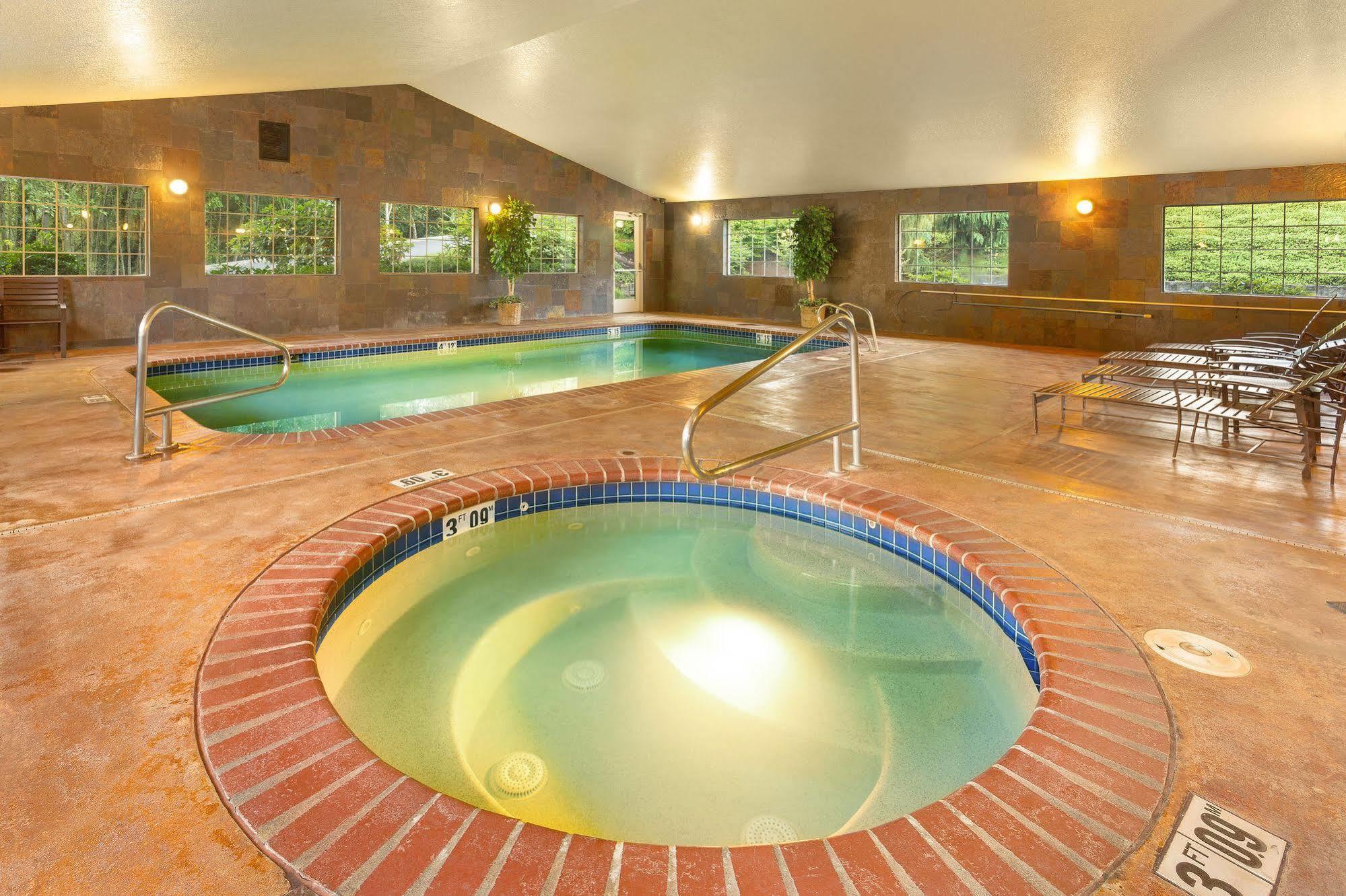 Comfort Inn & Suites Tualatin - Lake Oswego South מראה חיצוני תמונה